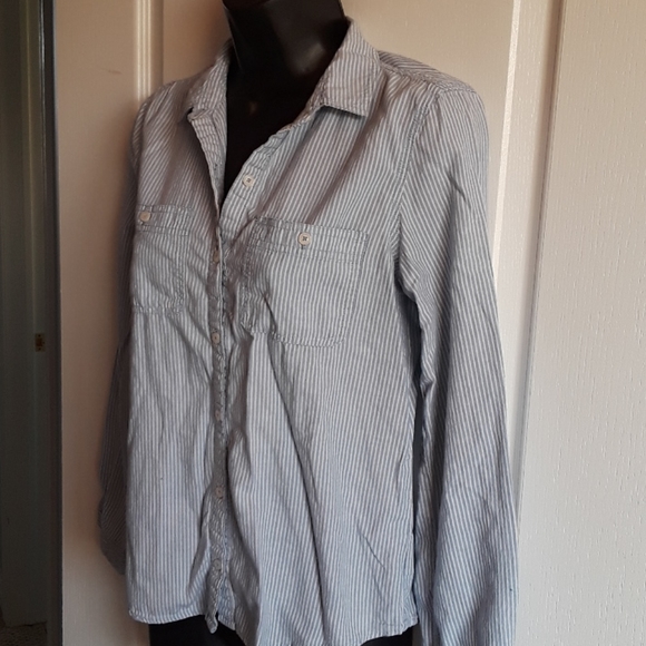 🔥HOT DEAL🔥New Seductions button up striped blouse - Picture 3 of 6